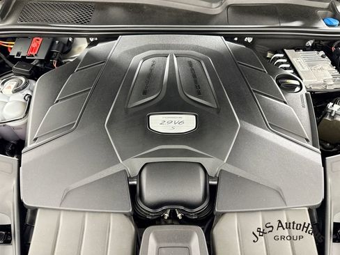 Used 2023 Porsche Cayenne S AWD/4WD image 38
