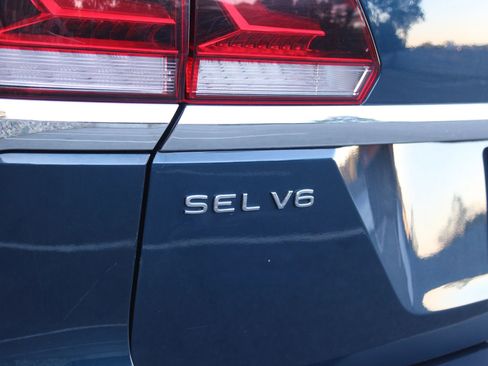 Used 2021 Volkswagen Atlas SEL image 47