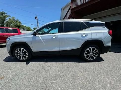 Used 2019 GMC Terrain SLT w/ Preferred Package AWD/4WD image 10