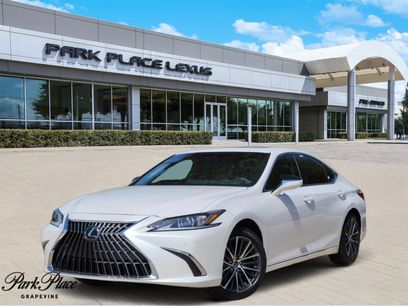 New 2025 Lexus ES 300h w/ Premium Package