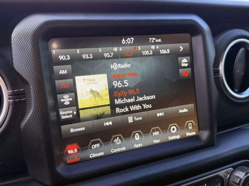 Used 2023 Jeep Wrangler Unlimited Sahara w/ Cold Weather Group image 27