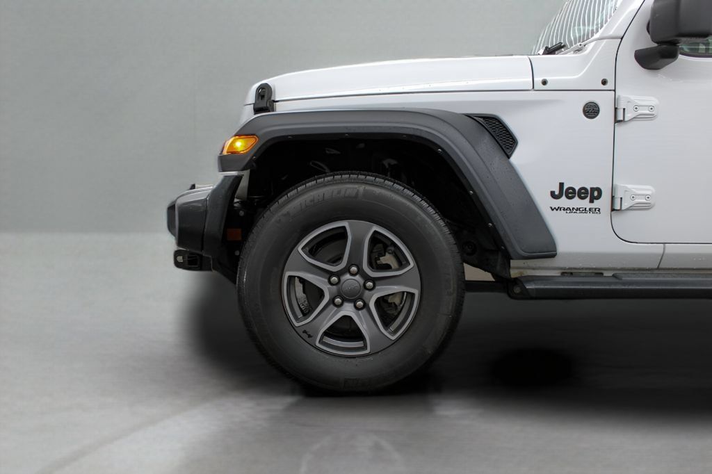 Used 2022 Jeep Wrangler Unlimited Sport AWD/4WD image 35