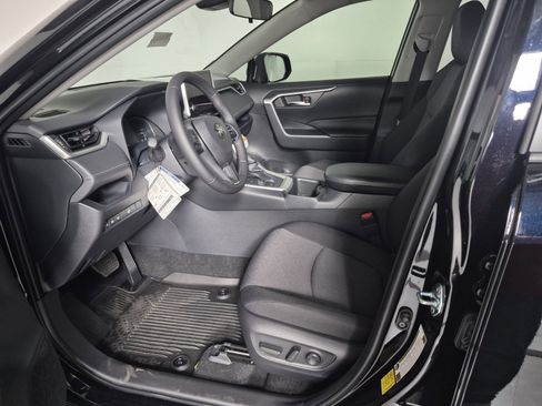 New 2025 Toyota RAV4 XLE image 18