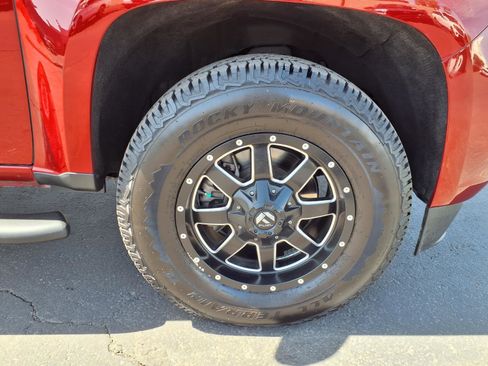 Used 2021 Chevrolet Colorado LT w/ Safety Package RWD image 9