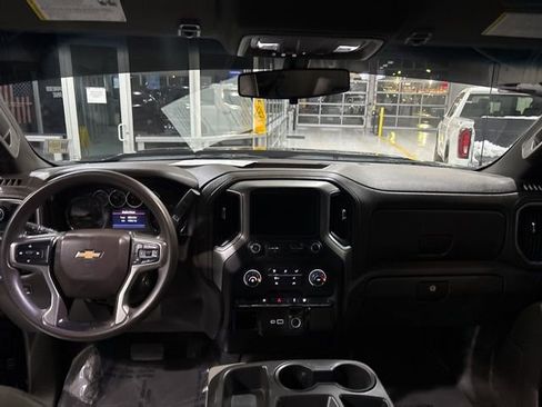 Used 2020 Chevrolet Silverado 1500 LT image 20