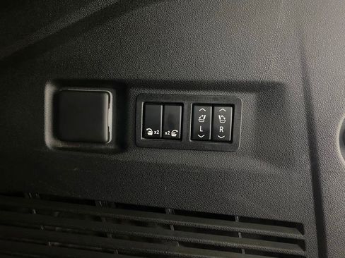 Used 2022 Chevrolet Tahoe High Country AWD/4WD image 12