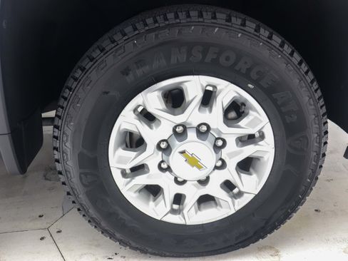 Used 2024 Chevrolet Silverado 2500 LT AWD/4WD image 31