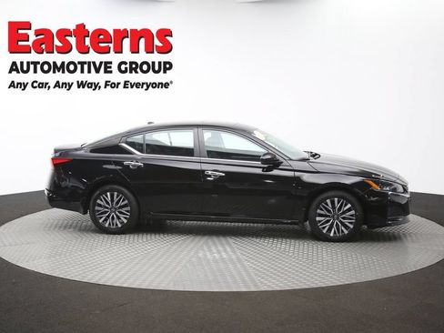 Used 2023 Nissan Altima 2.5 SV w/ SV Premium Package FWD image 47