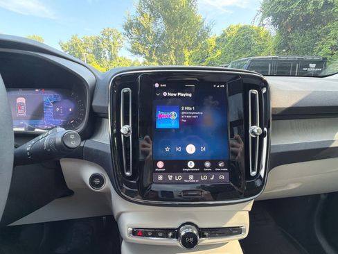 Certified 2024 Volvo XC40 B5 Ultimate w/ Protection Package Premier AWD/4WD image 29