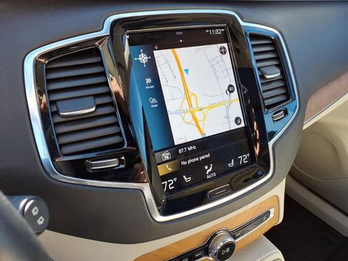 Used 2022 Volvo XC90 T6 Momentum image 23