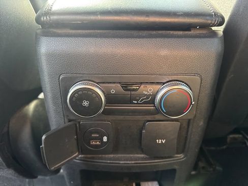 Used 2020 Ford Explorer XLT AWD/4WD image 23