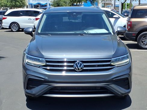 Used 2022 Volkswagen Tiguan SE w/ Panoramic Sunroof Package AWD/4WD image 2