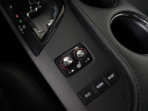 Used 2016 Toyota Avalon Touring image 24