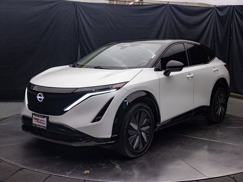 Used 2023 Nissan Ariya AWD image 4