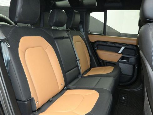 Used 2023 Land Rover Defender 110 X-Dynamic SE AWD/4WD image 18