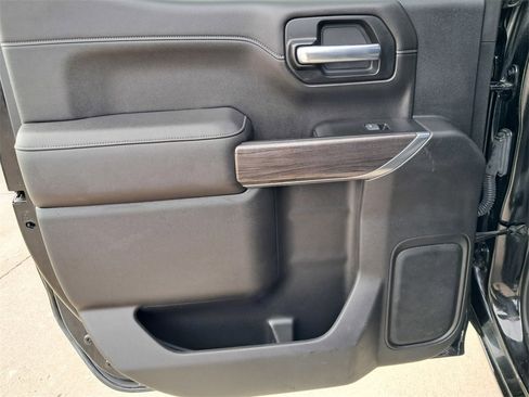 Used 2022 Chevrolet Silverado 1500 LTZ w/ Z71 Off-Road Package image 11