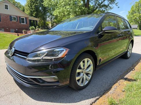 Used 2019 Volkswagen Golf SE FWD image 5