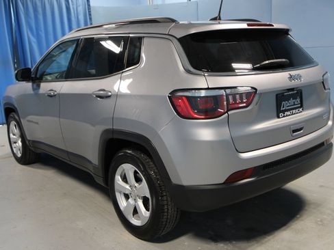 Used 2019 Jeep Compass Latitude FWD image 30