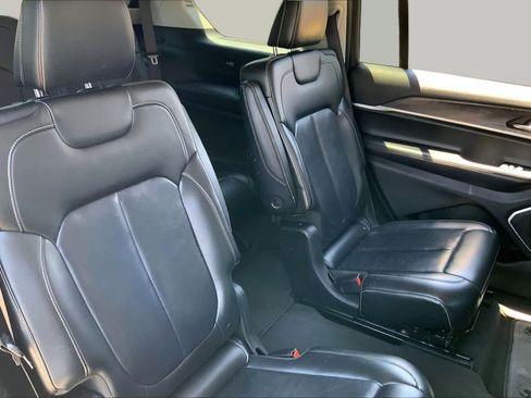 Used 2021 Jeep Grand Cherokee L Limited AWD/4WD image 20