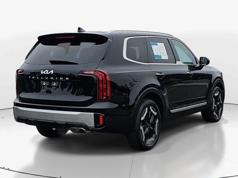 Used 2023 Kia Telluride S w/ S Sunroof Package FWD image 5