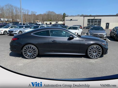 Used 2025 Mercedes-Benz CLE 300 4MATIC Coupe image 9