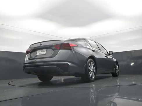 Used 2025 Nissan Altima 2.5 S FWD image 35