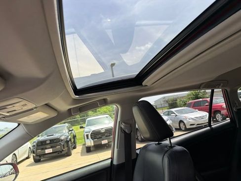 Used 2015 Toyota RAV4 Limited AWD/4WD image 4