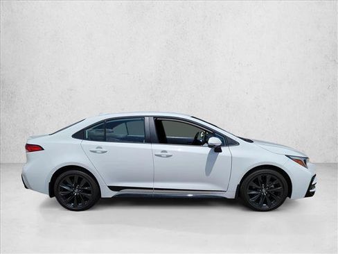 Used 2026 Toyota Corolla SE FWD image 4