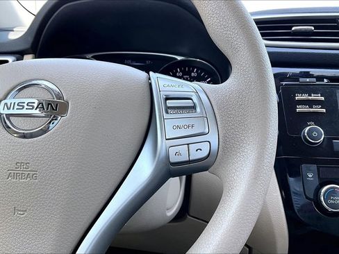 Used 2015 Nissan Rogue SV FWD image 10