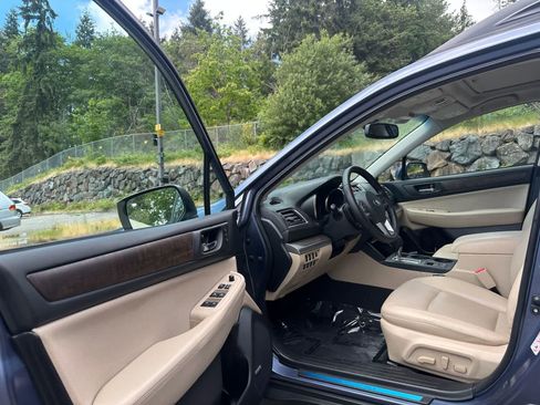 Used 2016 Subaru Outback 2.5i Limited AWD/4WD image 16