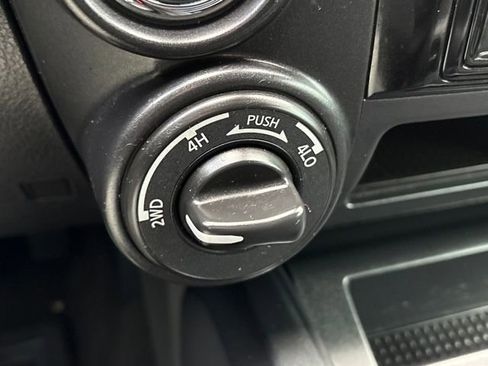 Used 2020 Nissan Titan PRO-4X image 19