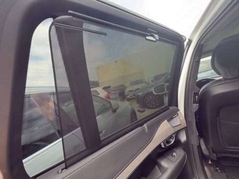 Certified 2023 Volvo XC90 B6 Ultimate w/ Lounge Package image 30