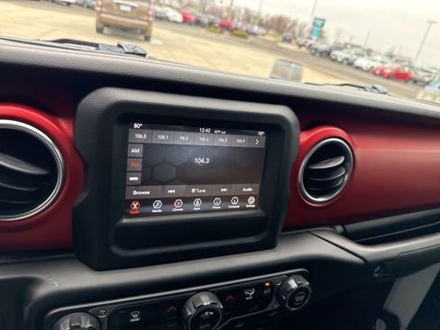 Used 2020 Jeep Gladiator Rubicon AWD/4WD image 27