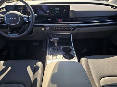 New 2026 Kia Carnival FWD image 14