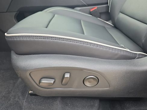 New 2026 GMC Acadia Denali w/ Super Cruise Package FWD image 30