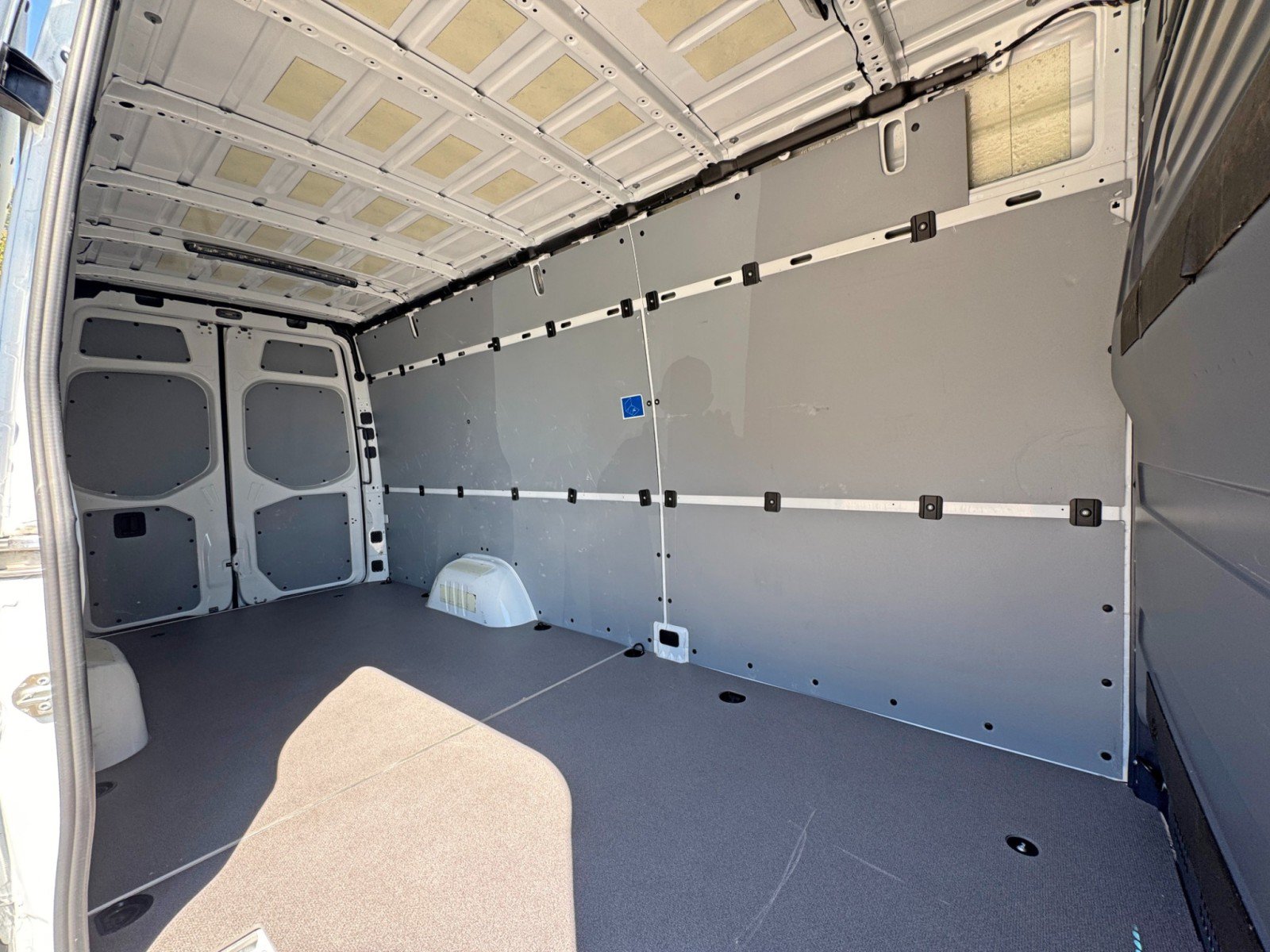 Used 2023 Mercedes-Benz Sprinter 2500 image 31