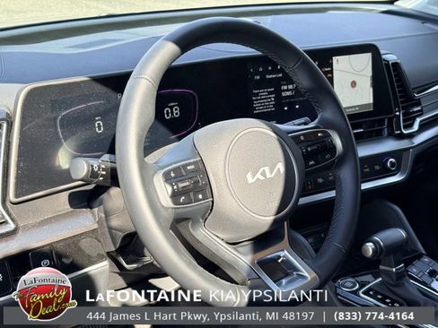 Certified 2025 Kia Sportage EX image 12