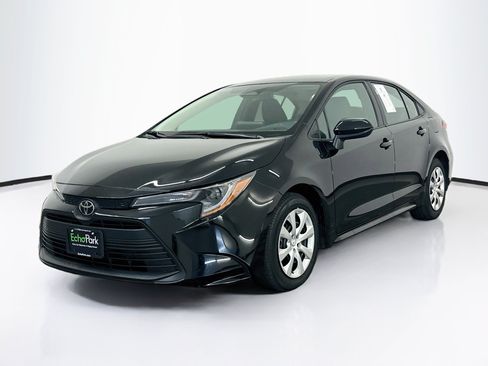 Used 2026 Toyota Corolla LE FWD image 3