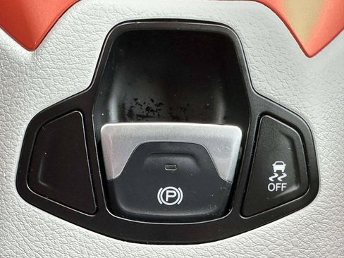 Used 2015 Jeep Renegade Latitude AWD/4WD image 37