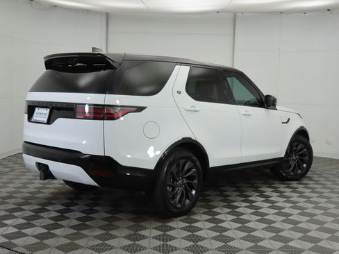 Certified 2024 Land Rover Discovery Dynamic SE image 5