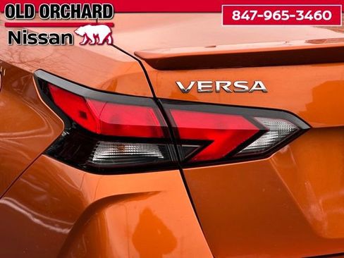 Used 2021 Nissan Versa SR image 9