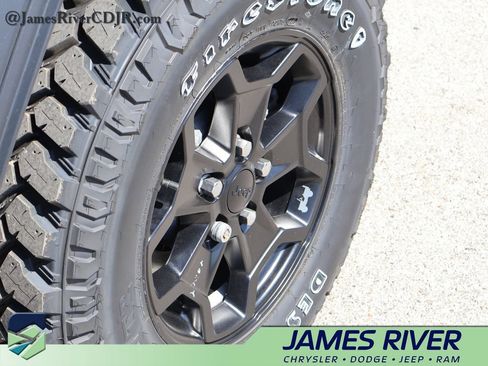 Used 2023 Jeep Wrangler Unlimited AWD/4WD image 38