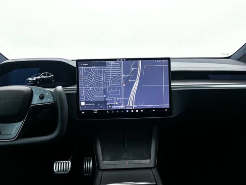 Used 2022 Tesla Model X Plaid AWD/4WD image 4