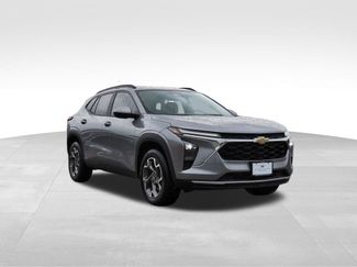 Used 2025 Chevrolet Trax LT w/ Driver Confidence Package video 1