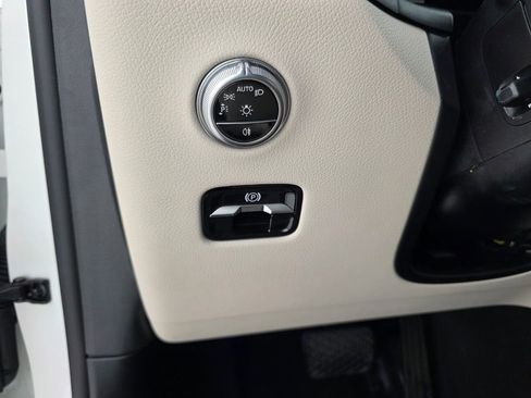 Used 2024 Mercedes-Benz GLC 300 image 23