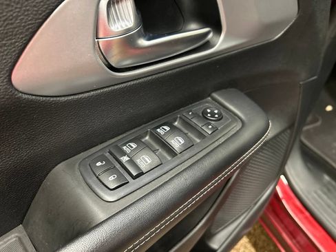 Used 2019 Chrysler Pacifica Touring-L Plus w/ S Appearance Package FWD image 26