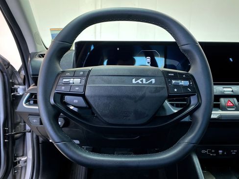 Certified 2025 Kia K4 EX image 21