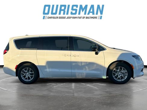 New 2026 Chrysler Voyager LX image 7