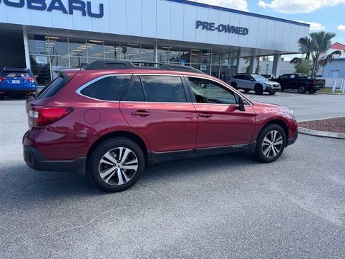 Used 2018 Subaru Outback 3.6R Limited AWD/4WD image 3