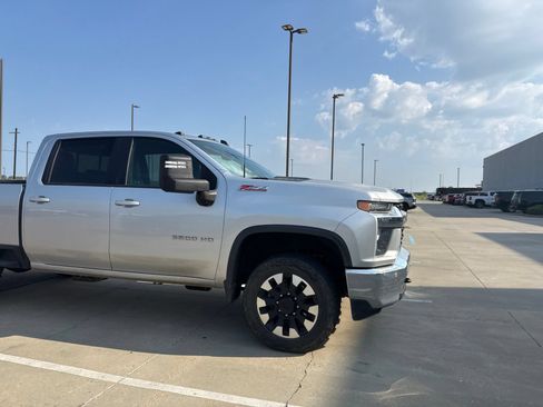 Used 2020 Chevrolet Silverado 2500 LT w/ All Star Edition AWD/4WD image 5